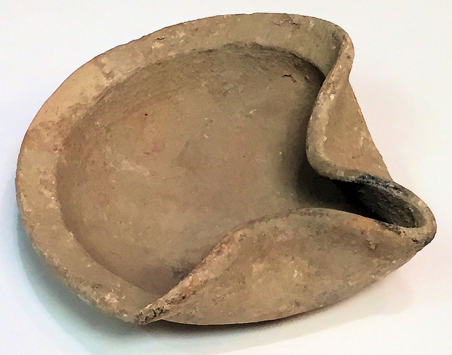 Ancient Holy Land Pottery Oil Lamp Late Bronze Age c.1500 BC.