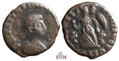 Ancient Coins - Valentinianus II. AE 12 mm - SALVS REIPVBLICAE - RIC 45 a