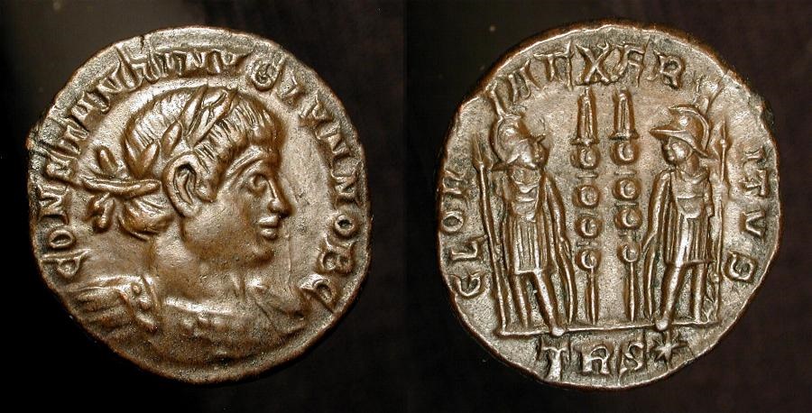 Constantine II, as Caesar 317-337 AD. AE 3. Trier Mint RIC VII 527