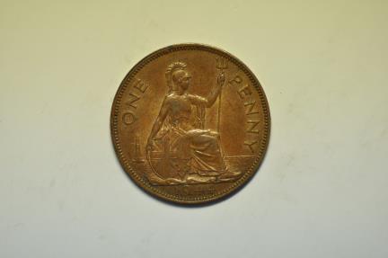 World Coins - Great Britain; Penny 1944