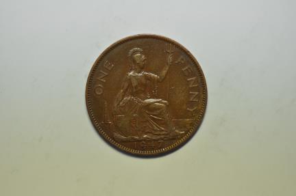 World Coins - Great Britain; Penny 1947