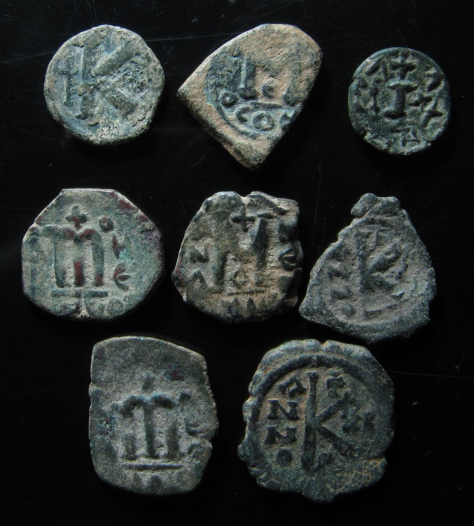 LOT OF 8 BYZANTINE BRONZE COINS Byzantine Coins