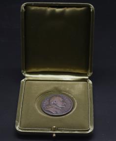 World Coins - Papal States Innocent XI Medal 29-06-1682 XF with box