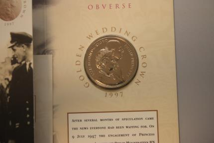 World Coins - Great Britain Commemorative Golden Wedding crown 5 Pounds proof 1997