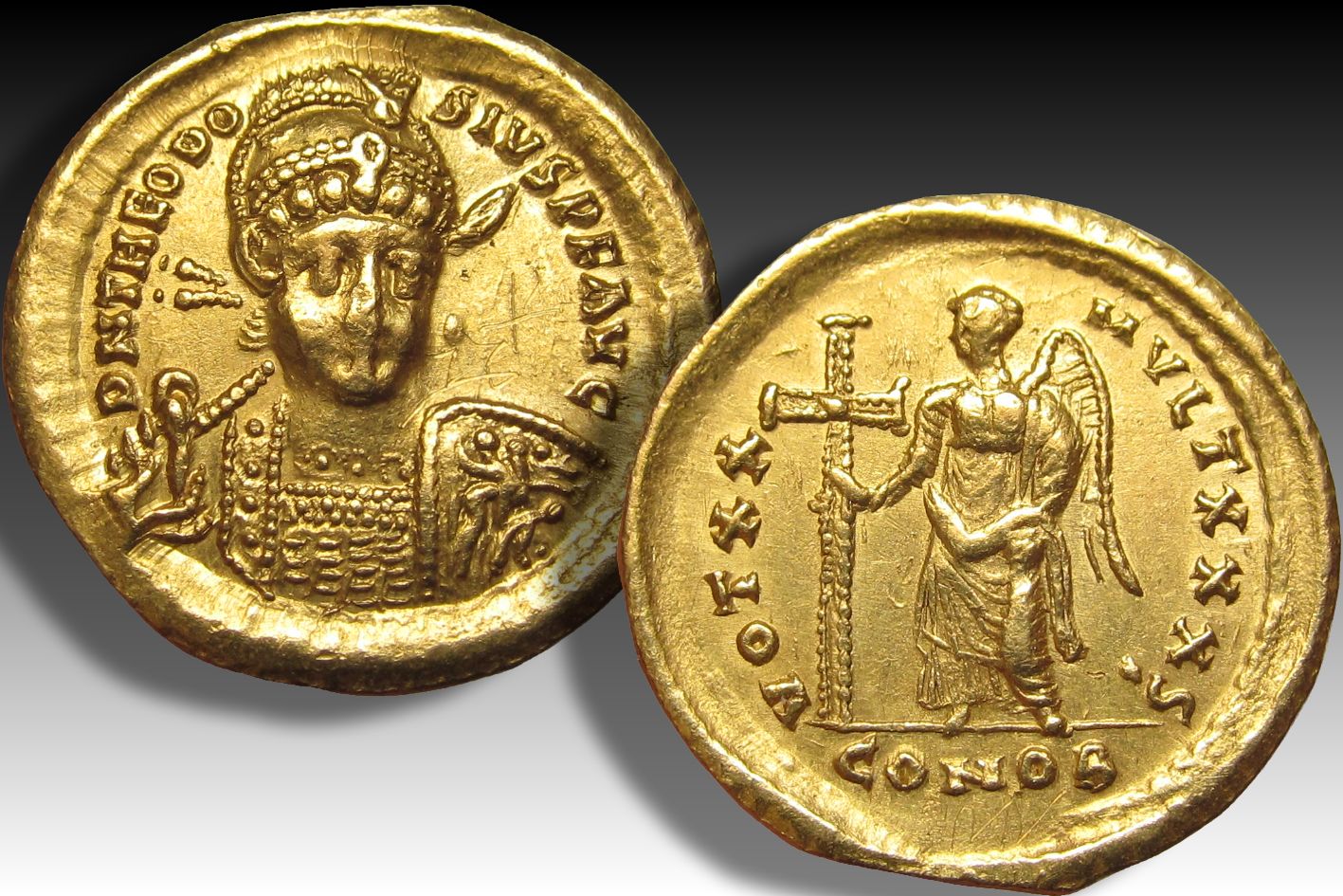 AV gold solidus Theodosius II, Constantinople 6th officina 420-422 A.D. -  VOT XX MVLT XXX S -