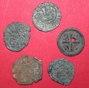 World Coins - Lot comprising 5 medieval Hungarian coins of Bela II, Mary and Charles Robert