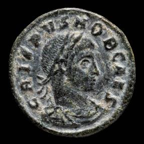 Ancient Coins - Crispus - CAESARVM NOSTRORVM VOT V, Arles - 19 mm / 2.79 gr.