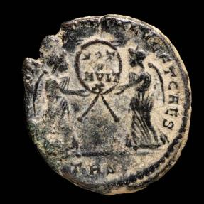 Ancient Coins - Magnentius - VICT DD NN AVG ET CAES, Trier - 22 mm / 5.10 gr.