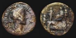 Ancient Coins - COMMODUS. Æ. Sestertius. Liberality. 181 AD