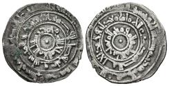 World Coins - AL-MU´IZZ. (Fatimids). 1/2 Dirham. AH 358. Al-Mansuriya mint.