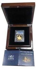 Elizabeth II 2019 Alderney Una and the Lion gold proof 5 Pounds