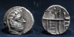 Ancient Coins - KINGS of PERSIS: Dareios I. 2nd Century BC. AR Drachm, 4.04 gm.