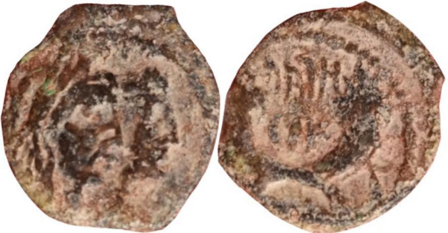 Ancient Coins - Aretas IV with shaqilat .9 BCE-40 CE.