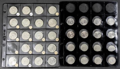 World Coins - ESTADO ESPAÑOL Y CONTEMPORANEO. Interesante conjunto formado por cientos de monedas de diferentes formatos, módulos, materiales así como estados de conservación. El conjunto inclu