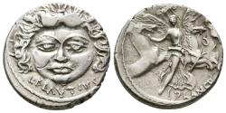 Ancient Coins - GENS PLAUTIA. Denario. (Ar. 4,00g/19mm). 47 a.C. (FFC 1003; Crawford 453/1a). Anv: Cabeza de medusa de frente, debajo leyenda: L PLAVTIVS. Rev: Victoria de frente mirando a izquie