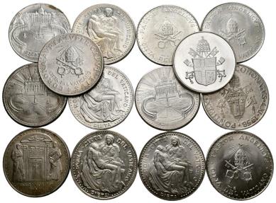 World Coins - MEDALLAS. Precioso e interesante conjunto formado por 14 medallas de plata de los principales Papas del Siglo XX: Benedicto XV, Pio X, XI y XII, Juan XXIII, Pablo VI, Juan Pablo I