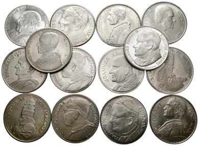 World Coins - MEDALLAS. Precioso e interesante conjunto formado por 14 medallas de plata de los principales Papas del Siglo XX: Benedicto XV, Pio X, XI y XII, Juan XXIII, Pablo VI, Juan Pablo I