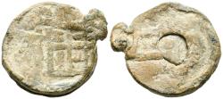 World Coins - Precinto medieval de época o plomo de saca. (Pb. 8,18g/25x21x3mm.) Anv: Cuartelado de castillos y leones. Rev: Anepígrafo. MBC+. Escaso.