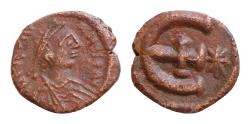 Ancient Coins - Justinian I, 527 - 565 AD AE 14mm 1,55g Pentanummium, Antioch or Theoupolus Mint, E cros Star