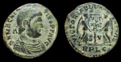 Ancient Coins - MAGNENTIUS. AE Centenionalis. 350-353 AD. Lugdunum mint. VF.