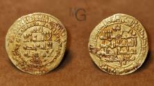 World Coins - Great Seljuq. Tughril Beg AH 429-455 / 1038-1063 AD. AV Dinar. AH 440 dated. Nishapur minted.