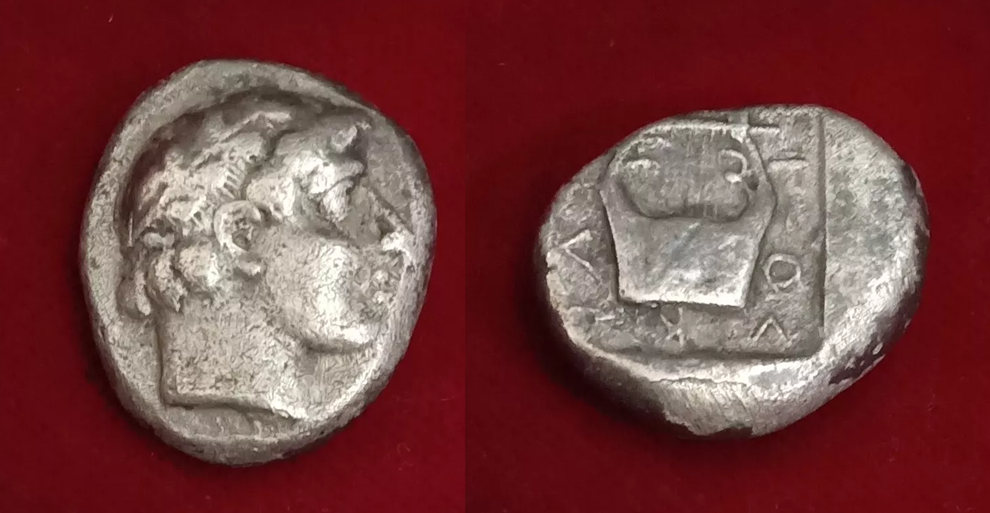 Kolophon IONIA. Kolophon. Drachm 5thc BC. Laureate head of Apollo Lyre in Incuse