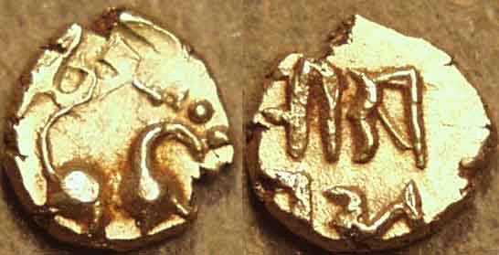 World Coins - INDIA, HARATHI CHIEFS (c. 1621-1638): Saraja Gold fanam. VERY RARE+CHOICE!