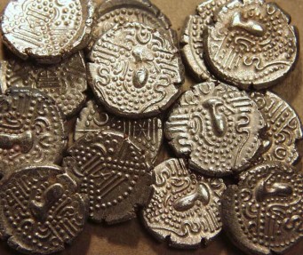 Ancient Coins - INDIA, CHALUKYAS of GUJARAT, Anonymous Silver drachm (gadhaiya paisa). RANDOM SELECTION.