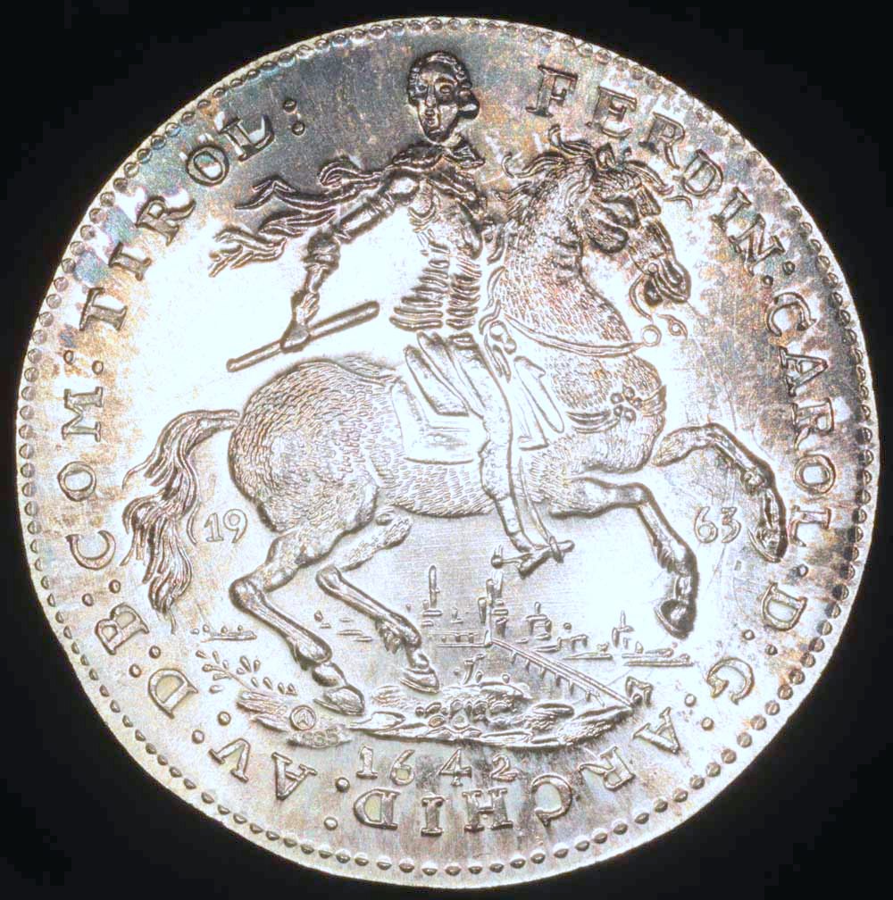 オーストリア 2ドゥカット銀貨 14枚の盾とFerdinand Carol大公 オーストリア 2ドゥカット銀貨 14枚の盾とFerdinand Carol大公