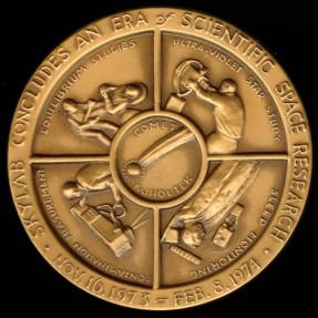 US Coins - 1975 US – Skylab 3 Commemorative Medal 