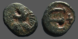 Ancient Coins - Justinian I AE pentanummium. Large 'E' w. cross at right.  Constantinople.