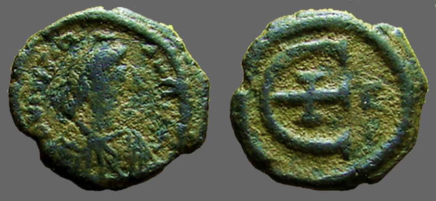 Ancient Coins - Justinian I AE pentanummium. Large 'E' w. cross at center. Constantinople.