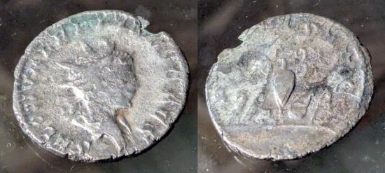 Ancient Coins - Saloninus, 258-260 AD. AR antoninianus