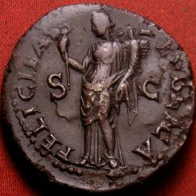 TITUS AE 'laureate' dupondius. Lugdunum mint, 77-78 AD. FELICITAS ...