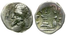 Ancient Coins - Kingdom of Persis. Darius II AR Obol / King before altar