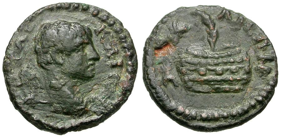 ゲッタページ Geta, as Caesar (AD 198-209). Bithynia Nicaea Æ14 / Prize Urn