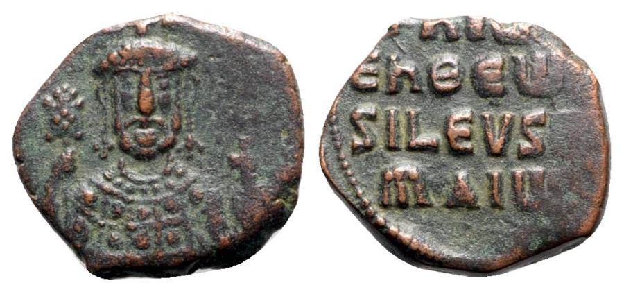 Ancient Coins - Nicephorus II Phocas (963-969). Æ 40 Nummi - Constantinople - SCARCE