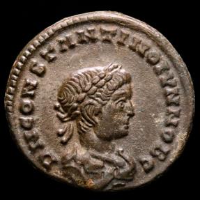 Ancient Coins - Constantine II. AD 316-337. Lugdunum Follis Æ. Latin legend. - VICTORIAE LAETAE PRINC PERP, two Victories holding shield.