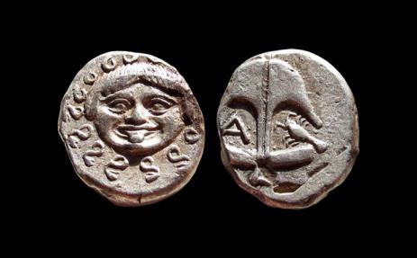 AR Drachm 450-400 BC., Apollonia Pontika, Thrace, Head of Medusa/Anchor,  Attic style gorgoneion, rare